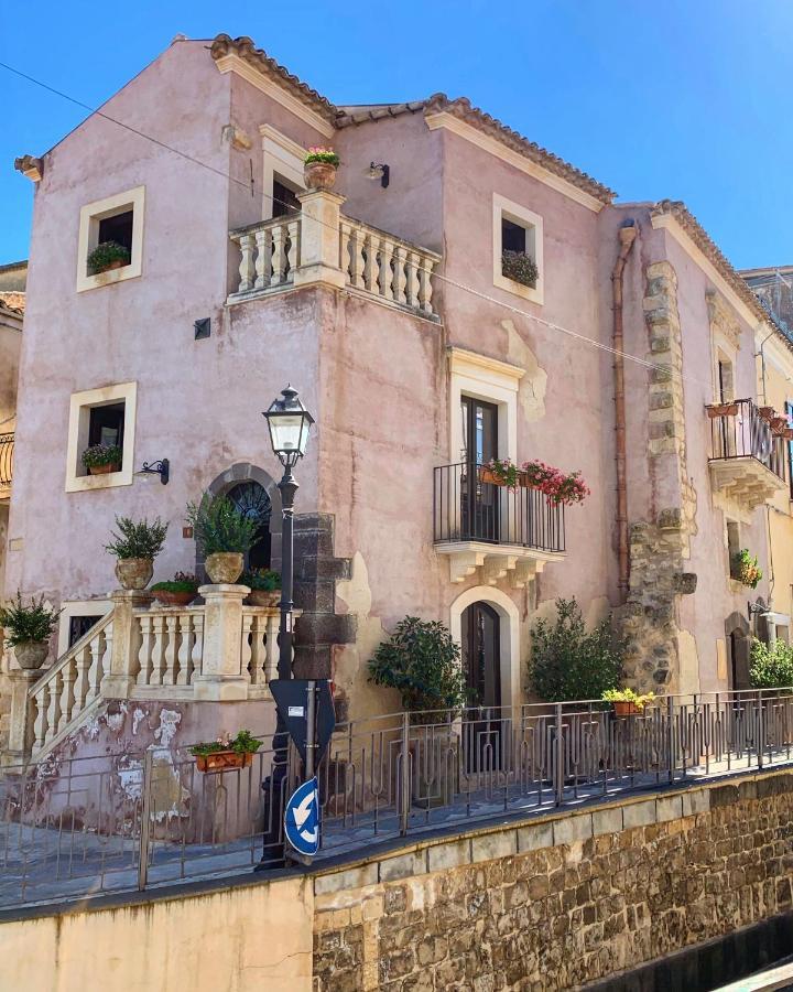 Licodia Eubea B&B Santapau Charme Living المظهر الخارجي الصورة